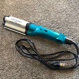 Bed Head Wave Artist Curling iron